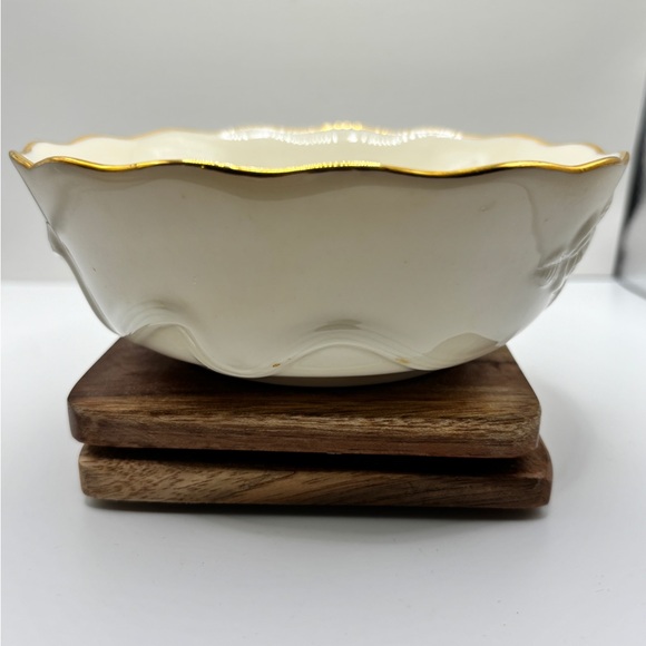 Lenox Ivory Bowl with Gold Trim - Picture 2 of 6